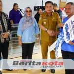 Pemkot Ambon Serahkan Bantuan Mobil CSR dan NIB Gratis